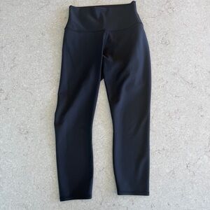 Alo Yoga Black High-Waist Airbrush Leggings - Size Medium